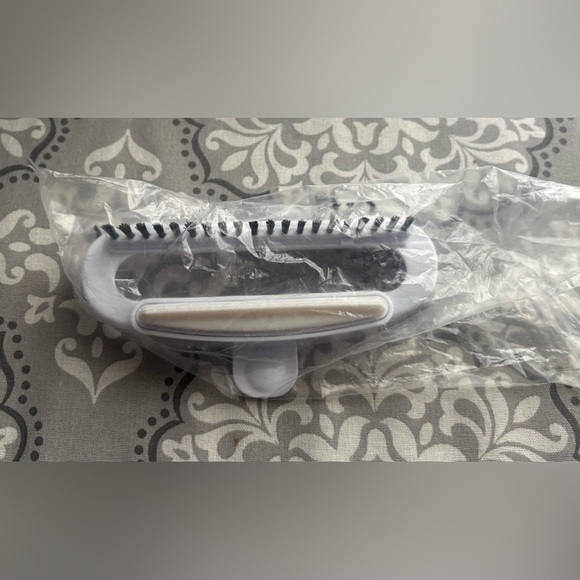 Conair Advanced Steam Technology Handheld Steamer - White and Gold - Picture 9 of 11